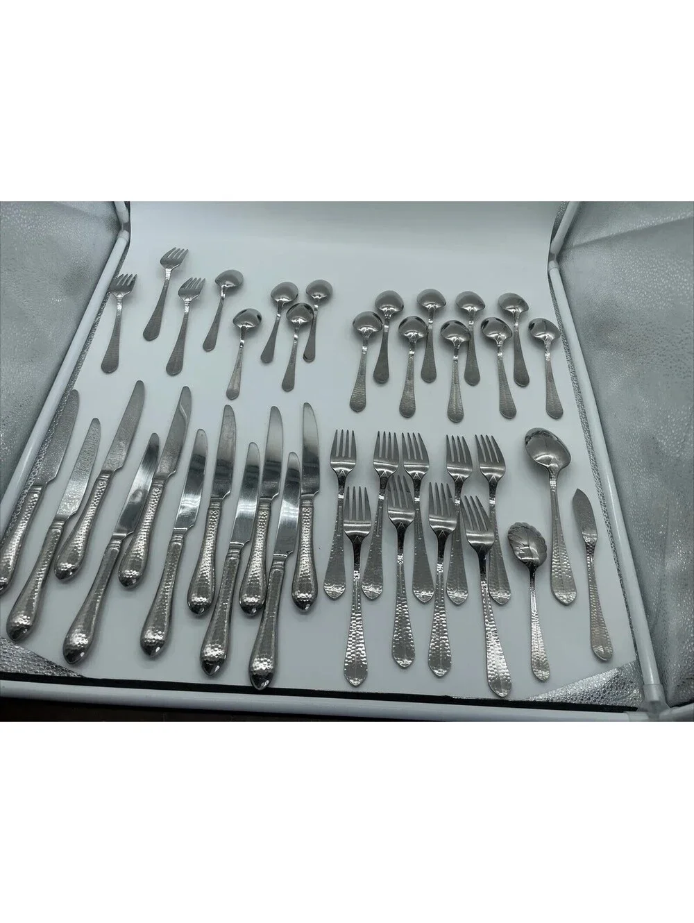 Reed & Barton  RDS299 Every Day Hammered Stainless 40 Pieces